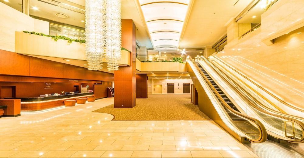 The Crown Palais New Hankyu Kochi Экстерьер фото
