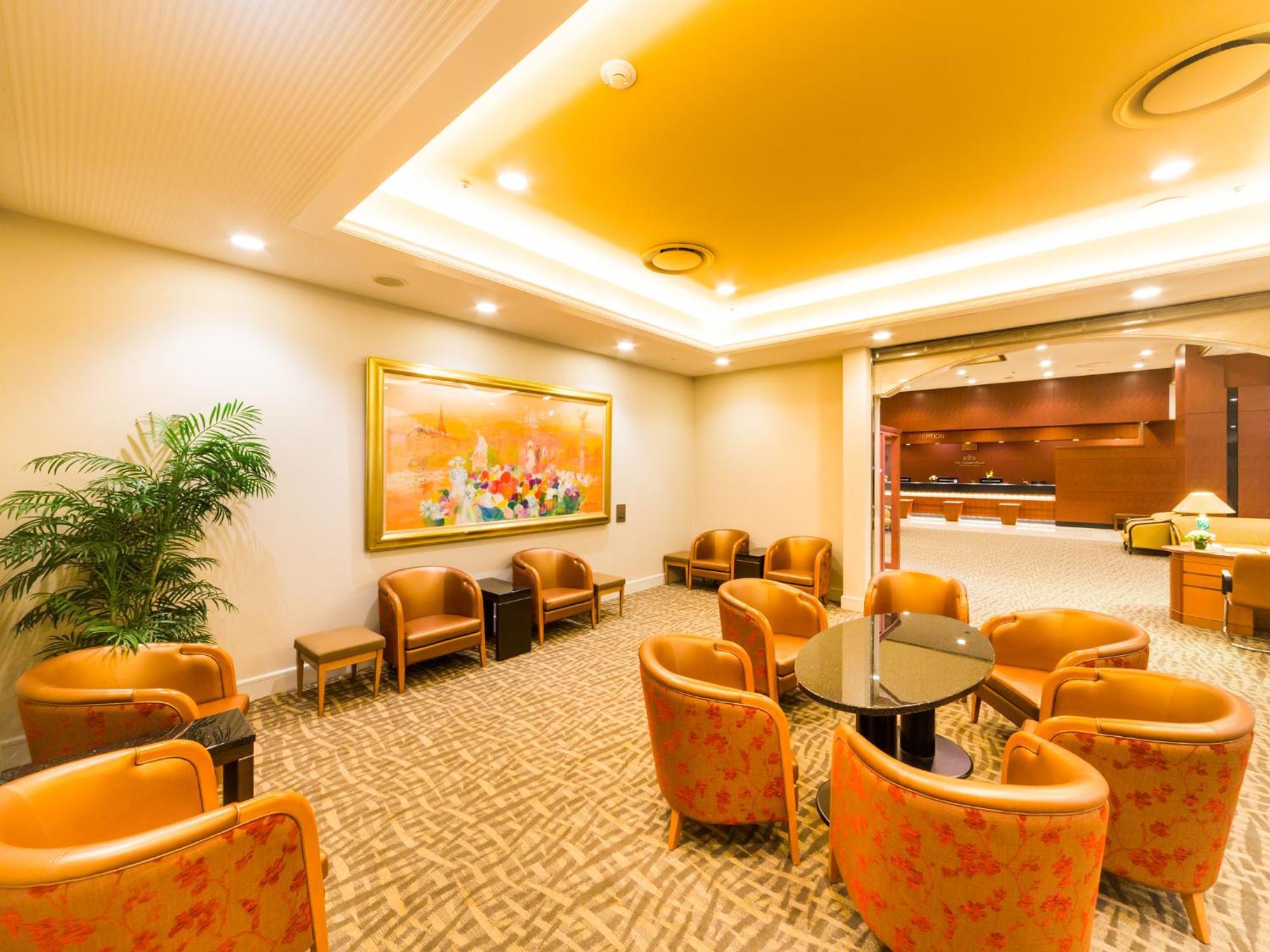 The Crown Palais New Hankyu Kochi Экстерьер фото