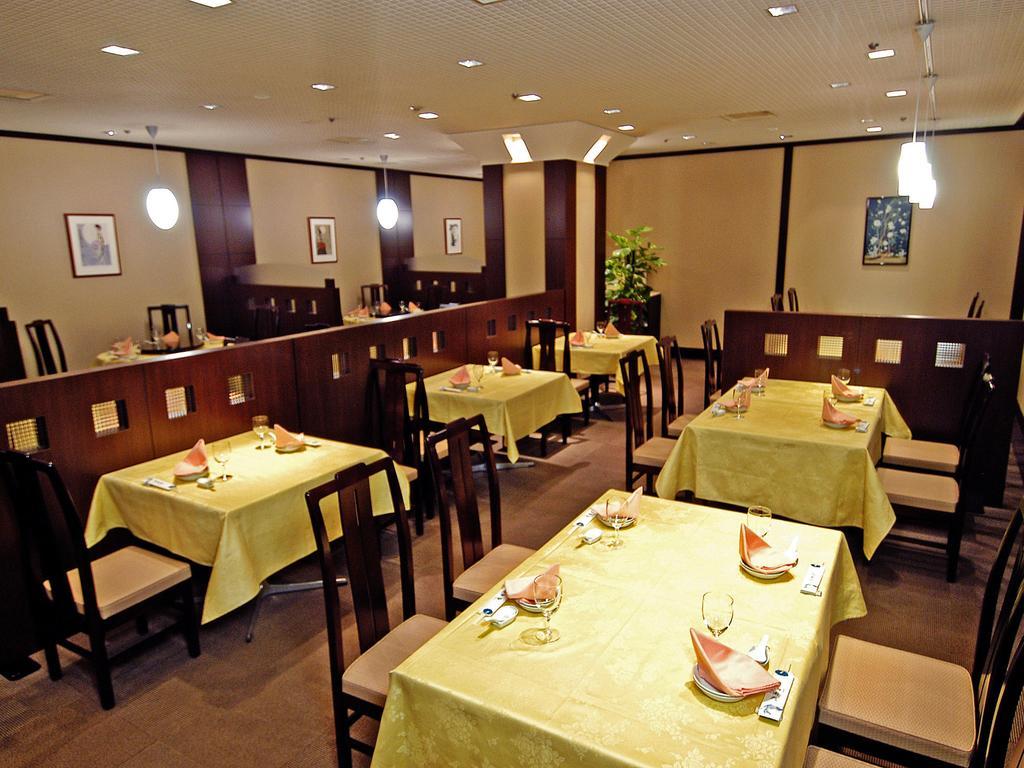 The Crown Palais New Hankyu Kochi Экстерьер фото