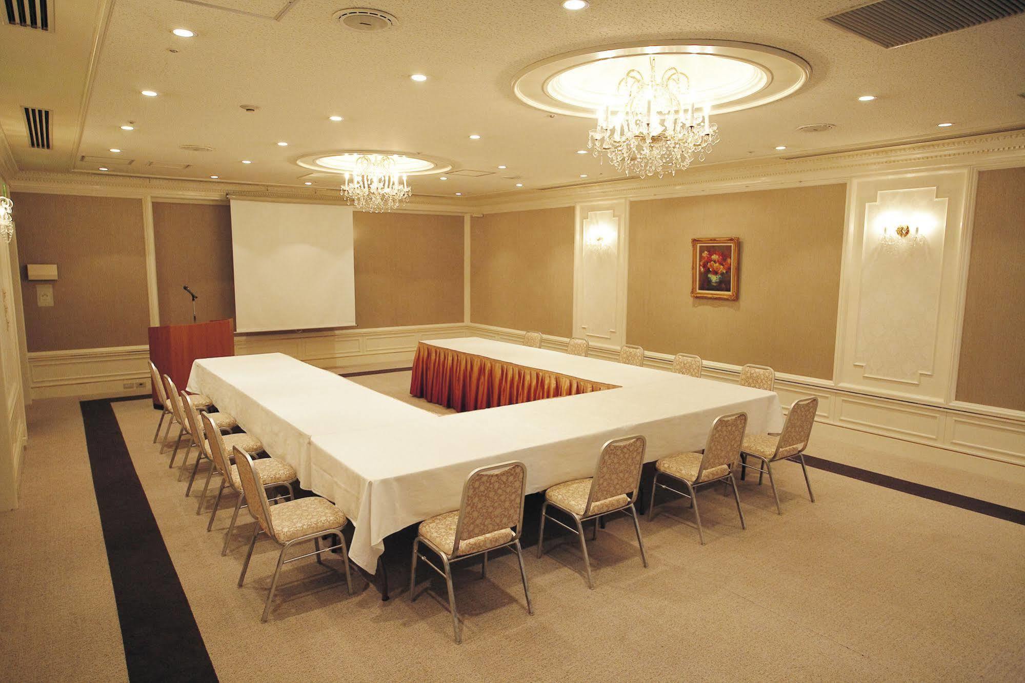 The Crown Palais New Hankyu Kochi Экстерьер фото