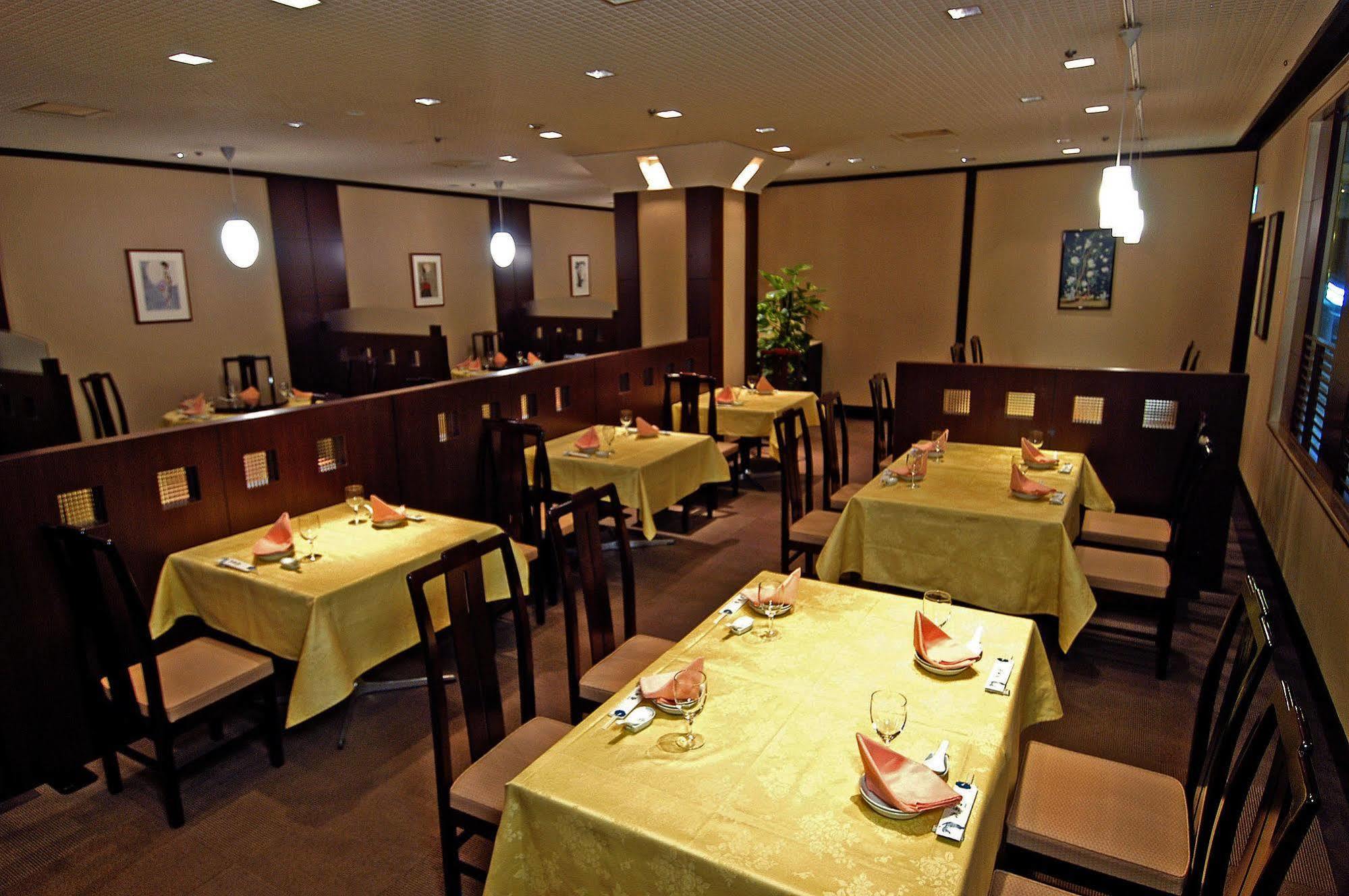 The Crown Palais New Hankyu Kochi Экстерьер фото